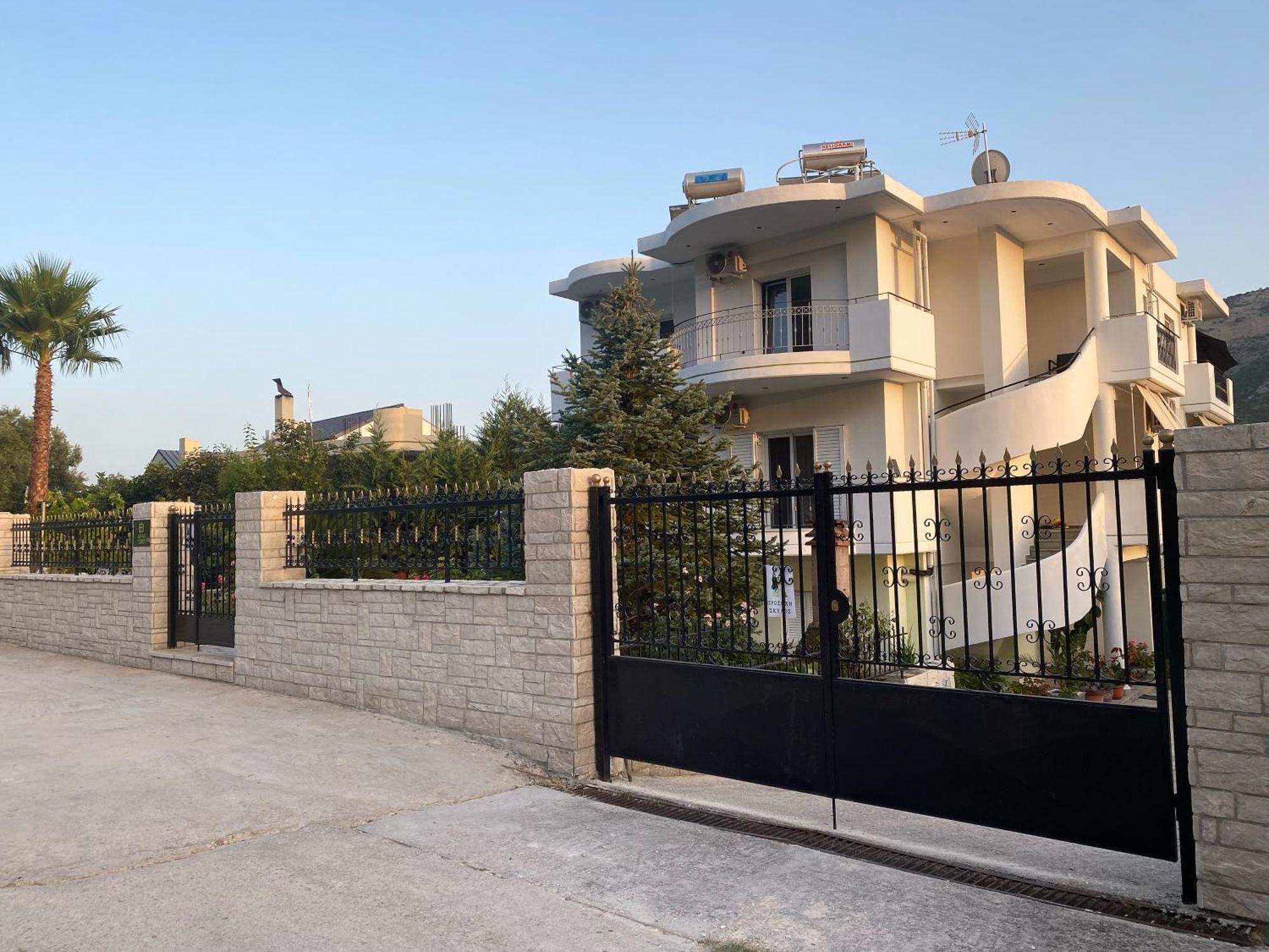Bafas Apartments Plataria Bagian luar foto